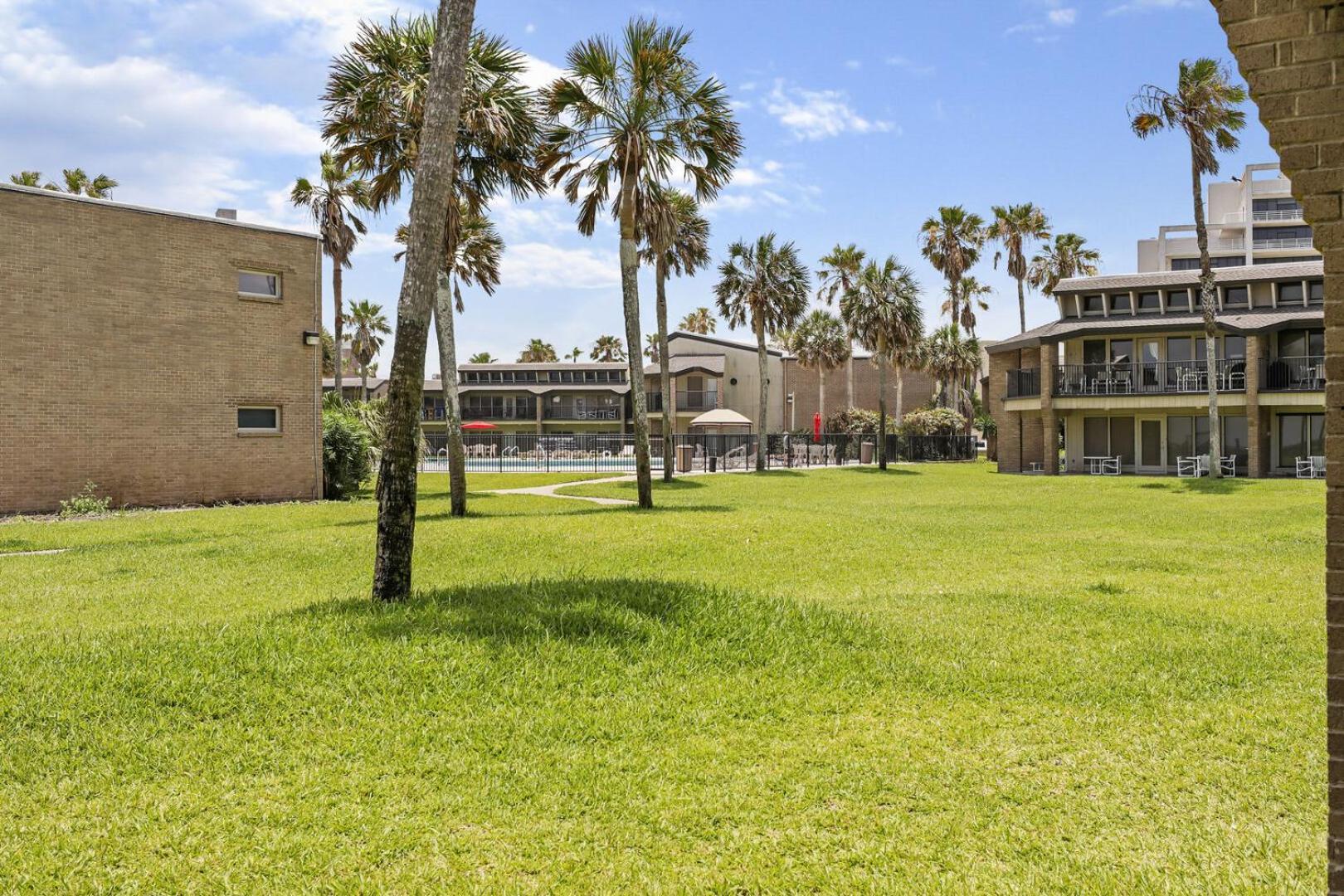 Ground Floor Beachfront Beauty! Steps To The Beach And Pool South Padre Island Quarto foto